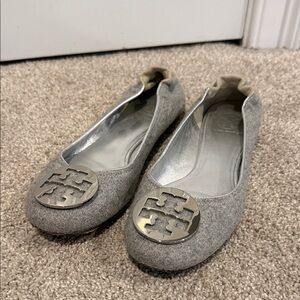 Tory Burch Reva Flats In Grey/Silver Flannel Size 9